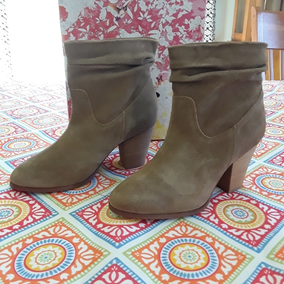 Chinese Laundry suede boots size 8.5 - Picture 2 of 5